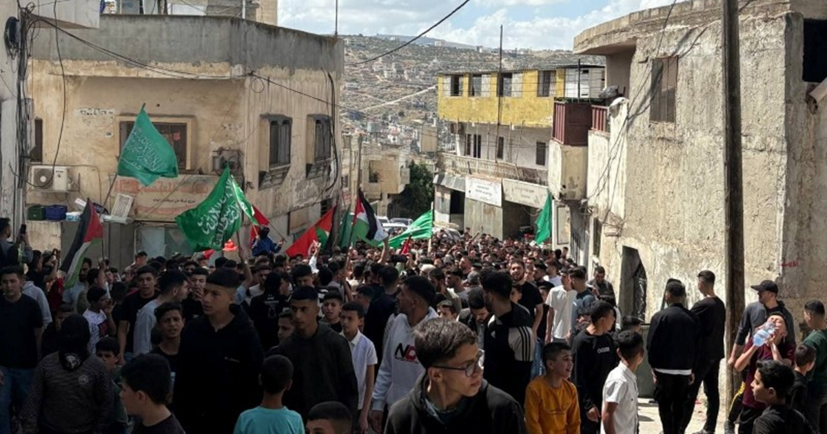 مستوطنون يعتدون على عائلة نصاصرة في بيت فوريك ويحاولون طردهم من المنزل